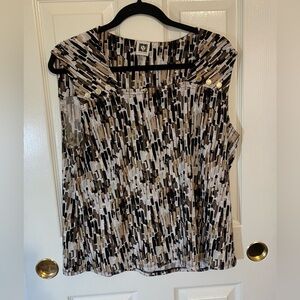 Anne Klein Sleeveless Blouse. Size Large. Black, brown & white geometric
